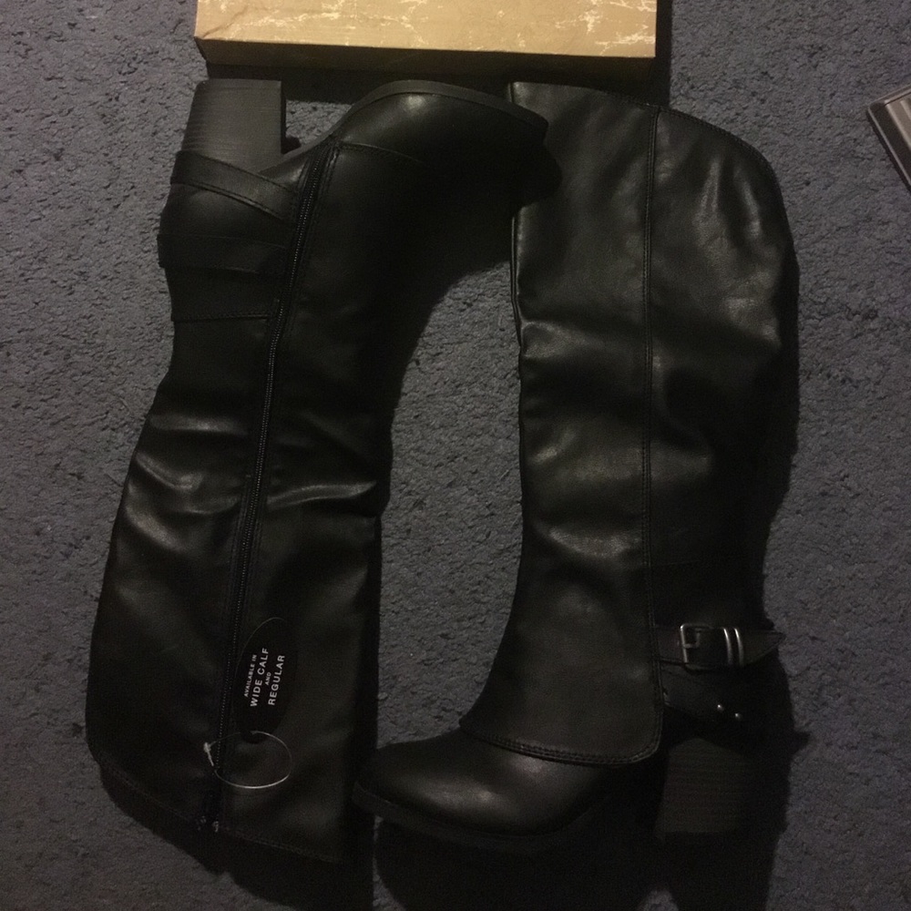 Black knee high boots sz8